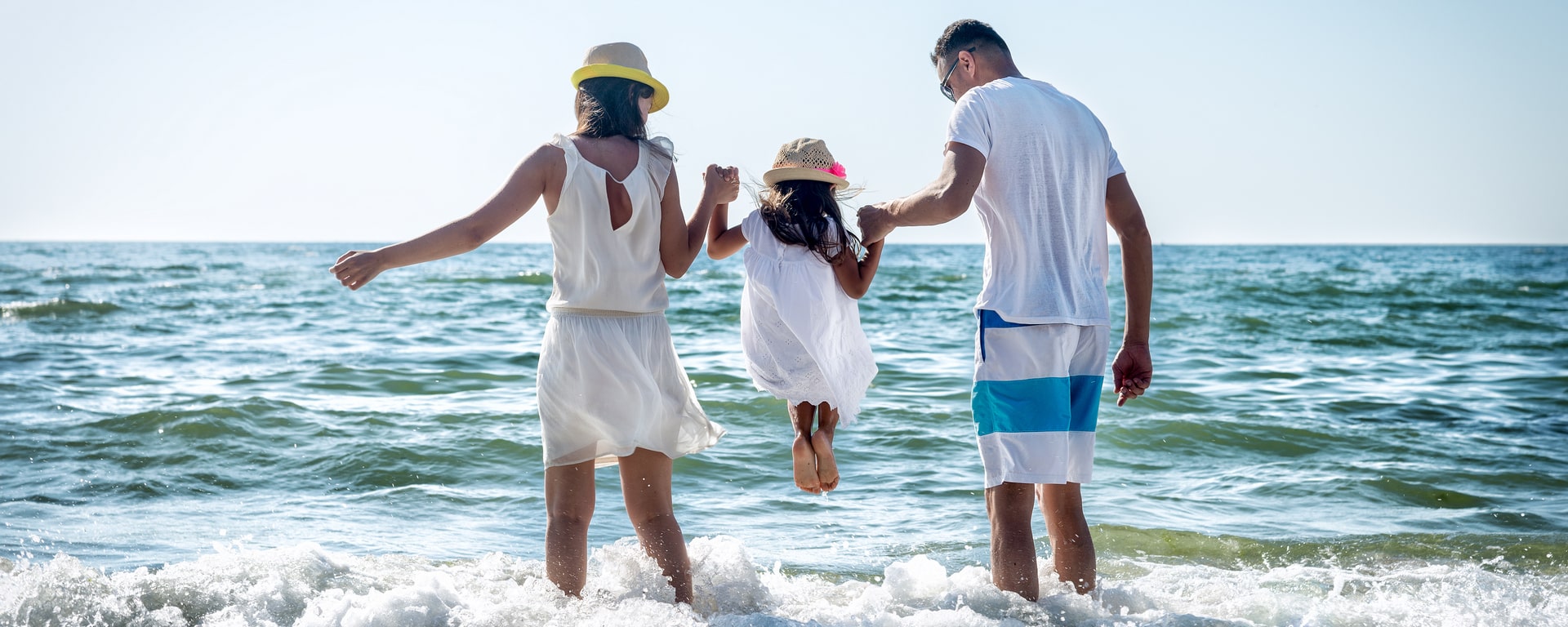 Happy Family  stay 7 days and pay only 6 beach service included and 1 Child free